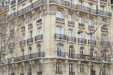 Fototapeta na wymiar Fassade traditioneller Wohngebäude, Paris