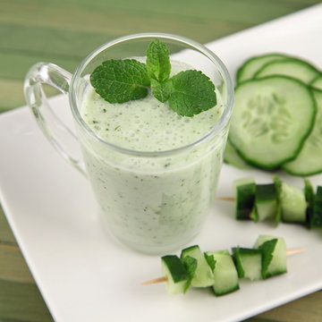 Soupe glac&eacute;e au concombre et &agrave; la menthe #1
