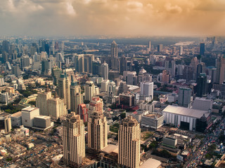 Fototapeta premium Hazy city in the sunset