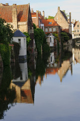 Fototapeta na wymiar Bruges Canal reflection