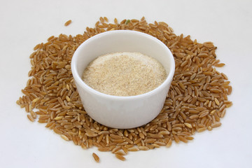Schale mit Kamutmehl