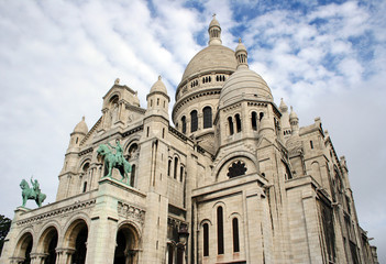 Fototapeta na wymiar Bazylika Sacre Coeur, Paryż, Francja