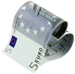billets de 5 euros assemblés en forme de coeur, fond blanc