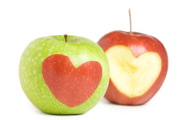 Obraz na płótnie Canvas two apples with heart
