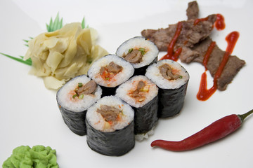 sushi hot beef maki