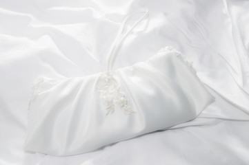 Obraz na płótnie Canvas White Wedding Bag