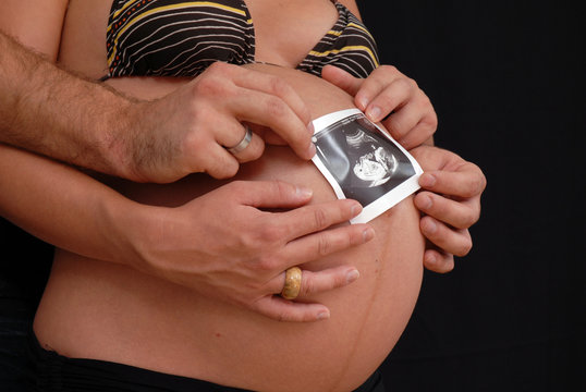 femme enceinte echographie