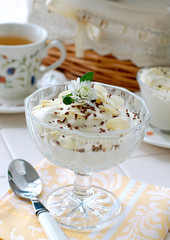 Сream desert (ice cream)