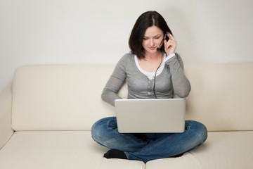 Fototapeta premium woman at laptop