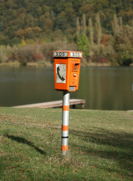 Notrufs&auml;ule an Badesee