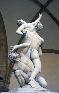 Escultura el Rapto de la Sabina