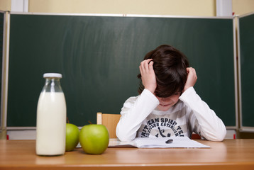Junge in der Grundschule