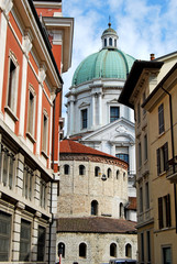 Fototapeta na wymiar Stara i Nowa Katedra Cathedral