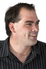 Fototapeta premium uśmiechnięty mężczyzna, patrząc w bok