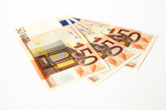 150 € cash en 3 billets de 50 euros