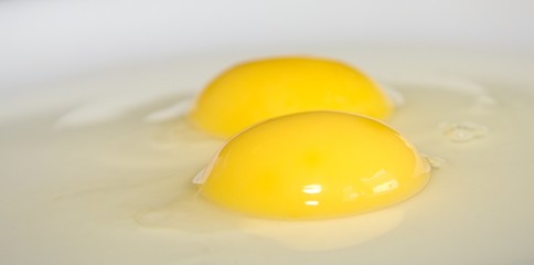 zwei Eigelb