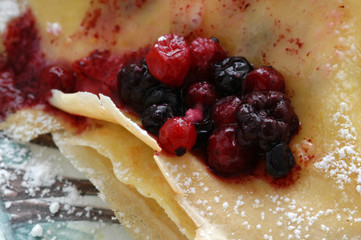 Crepes ai frutti di bosco - Dolci