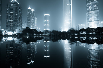 Naklejka premium nocny widok Szanghaju