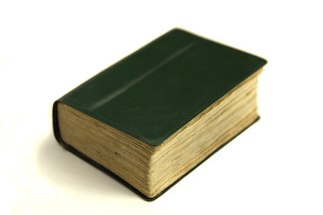 Libro sobre fondo blanco