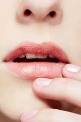 girl's lips zone