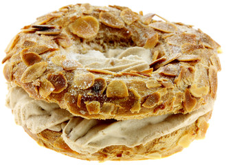 gâteau Paris-Brest, fond blanc