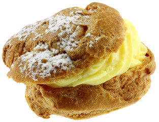 chou à la crème, fond blanc