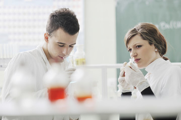 students couple in lab