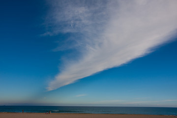 Espectacular nube sobre la Playa de San Juan de Alicante