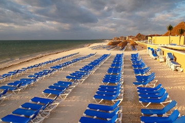 Fototapeta premium a family cancun beach resort