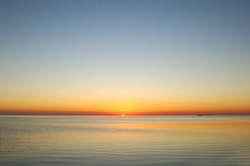 Fototapeta na wymiar sunrise in sea