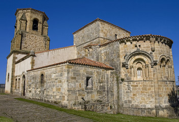 Fototapeta na wymiar Romanesque church