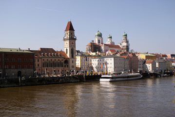 Fototapeta na wymiar Rathaus in Passau