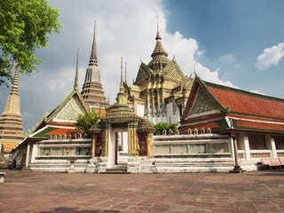 Fototapeta na wymiar Buddhist temple
