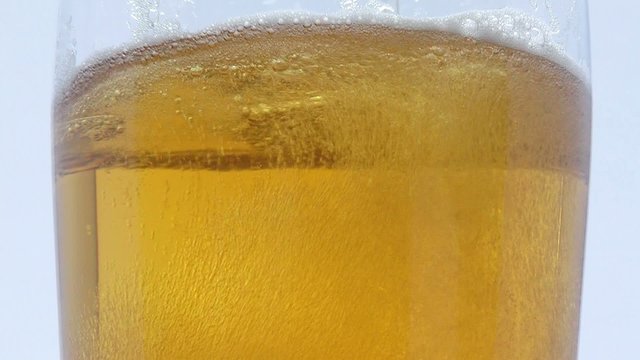 Bier einschenken - Video - Beer