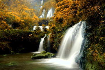 Tee lor zu Waterfall , Tak , Thailand