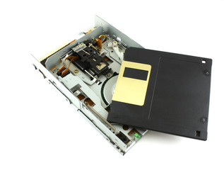 Disk drive and floppy disk