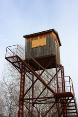 Fototapeta na wymiar Wieża widokowa na dzikie zwierzęta monitorujących