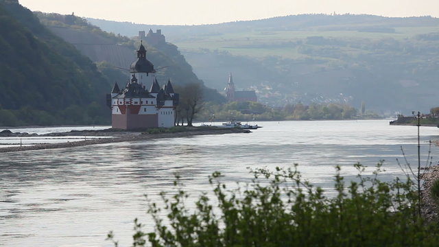Island and castle pfalzgrafenstein