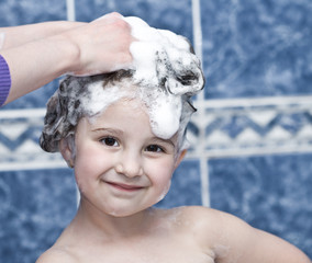 Bath - child get hair shampooned