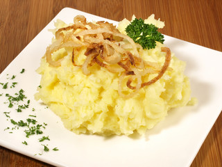 Kartoffelpüree mit Zwiebeln