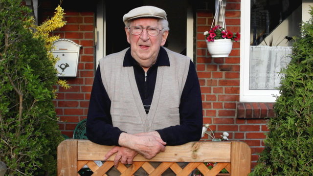 Opa (93 J.) erz&auml;hlt von fr&uuml;her