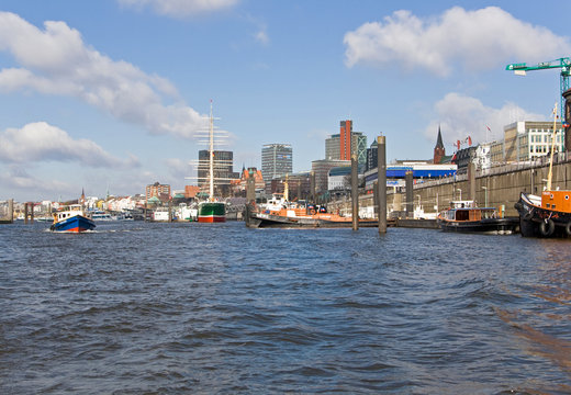 Hamburger Hafen, St. Pauli, Landungsbrücken, Skyline