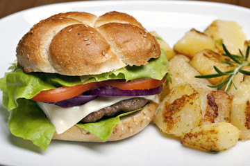 Hamburger with roasted potatoes