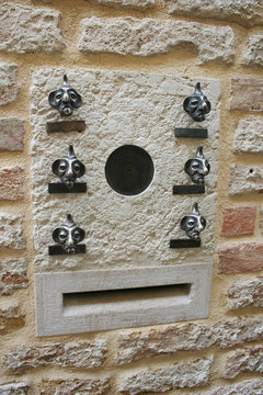 Buz&oacute;n veneciano