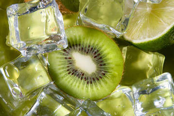 kiwi frais avec de la glace