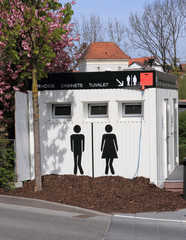 Öffentliche Toilette