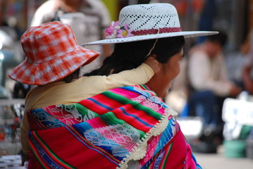 Cholita et son bébé - obrazy, fototapety, plakaty