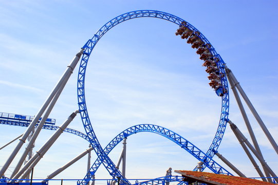 Susteen Darken Frightening Grand huit, roller coaster, montagne russe - looping Stock Photo | Adobe  Stock
