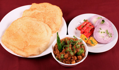 channa bhatura plate
