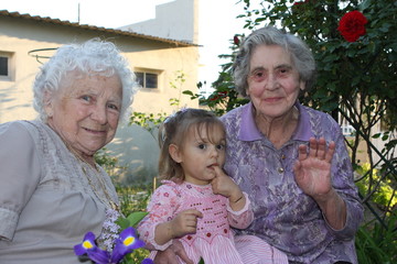 grands mère et petite fille